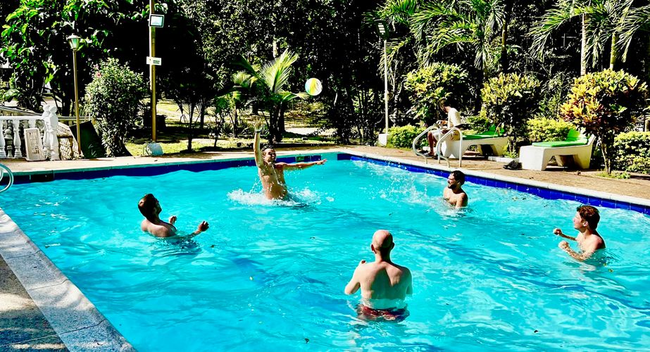 Zwembad bij de accomodatie Campestre La Gaitana Zwembad bij de accomodatie Campestre La Gaitana